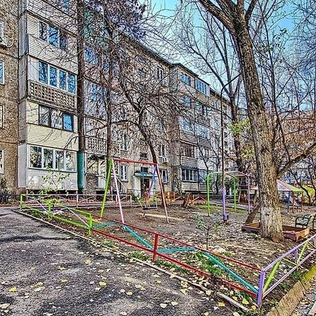 Апартаменты На Улице Клочкова, 128 Almaty Exterior foto