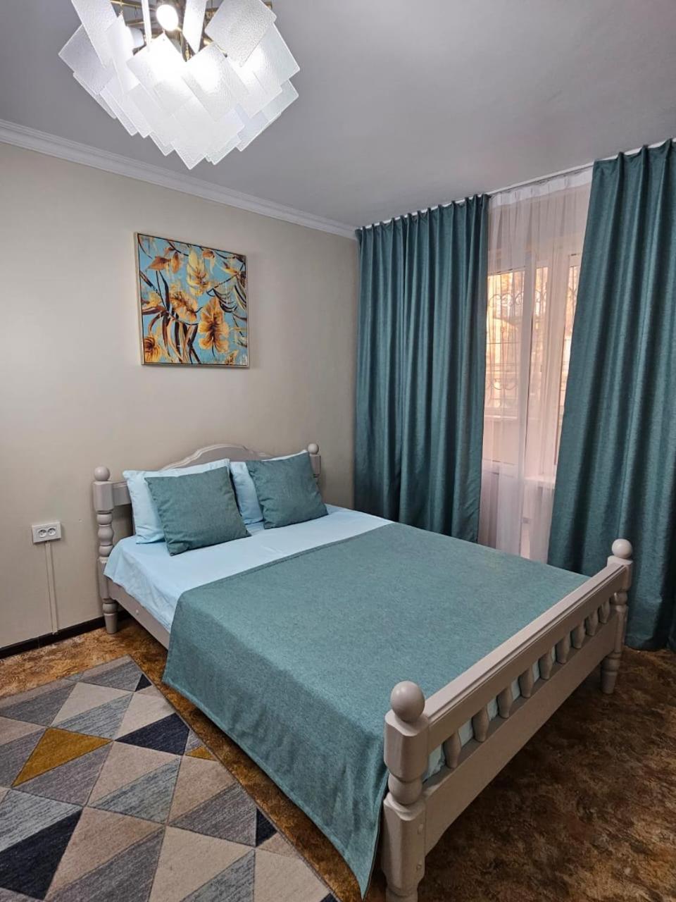 Апартаменты На Улице Клочкова, 128 Almaty Exterior foto